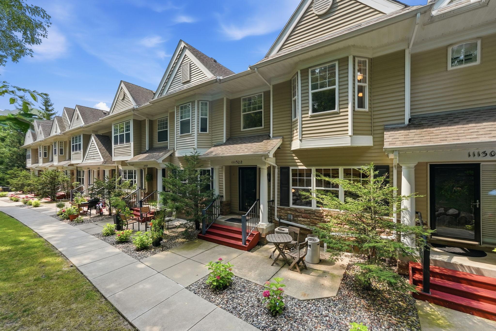 111302 Village Road, Unit 2 Chaska, MN 55318 - Photo 4 of 41 Gallery Image 4
