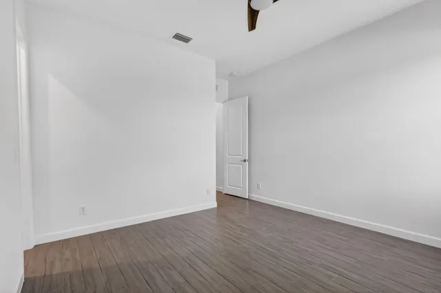 a view of a tennis court