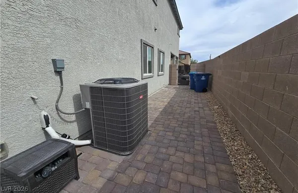 $2,220 | 9771 Breezy Court, Las Vegas, NV 89178