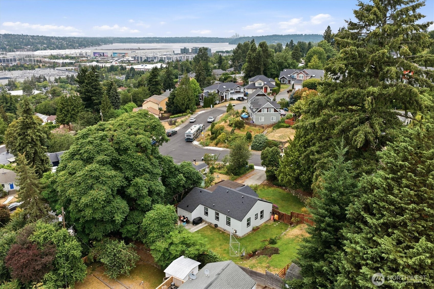 555 Windsor Place Northeast Renton, WA 98056 - Photo 34 of 38