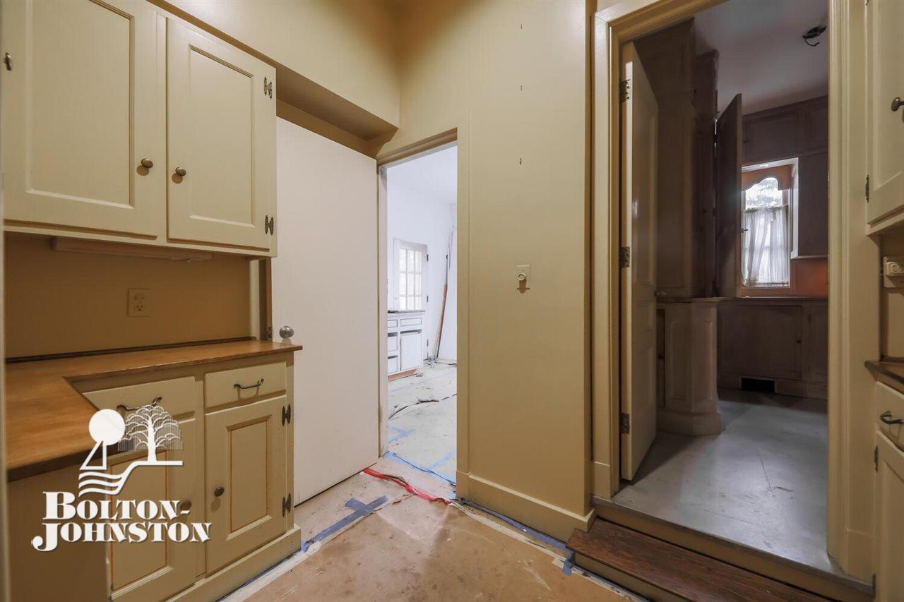 193 Ridge Road Grosse Pointe, MI 48236 - Photo 21 of 60 50065940-20.JPG