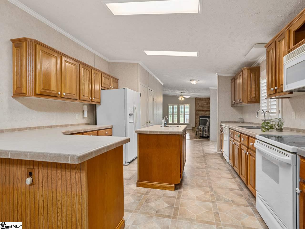 500 Robert P Jeanes Road Easley, SC 29640 - Photo 5 of 30 Gallery Image 5