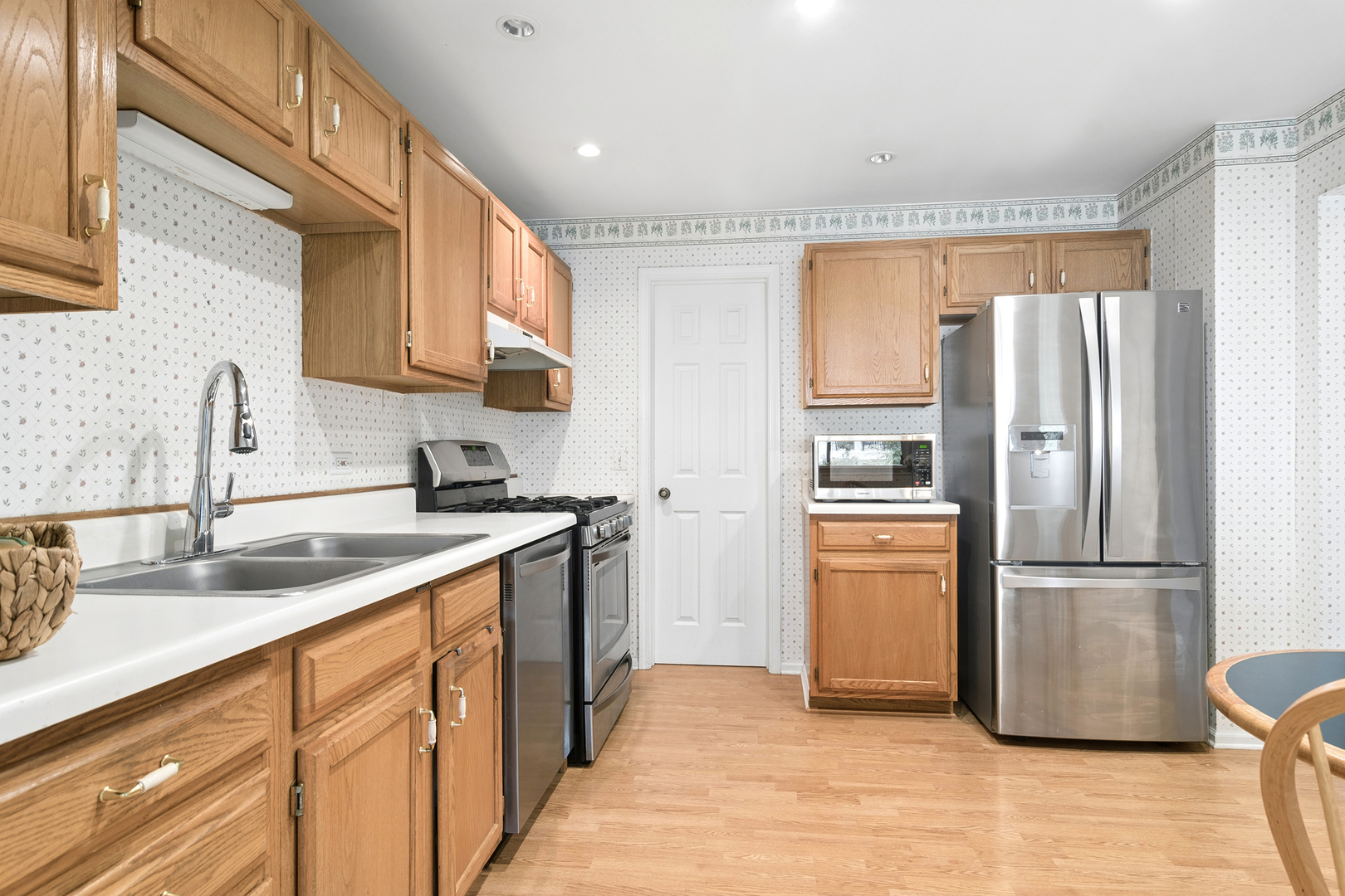 1007 Butternut Lane, Unit D Mount Prospect, IL 60056 - Photo 8 of 24