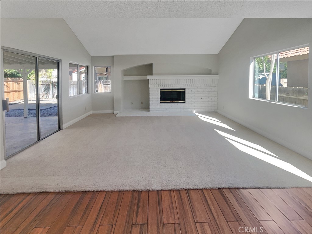 662 Spinnaker Drive Perris, CA 92571 - Photo 12 of 23 an empty room with windows