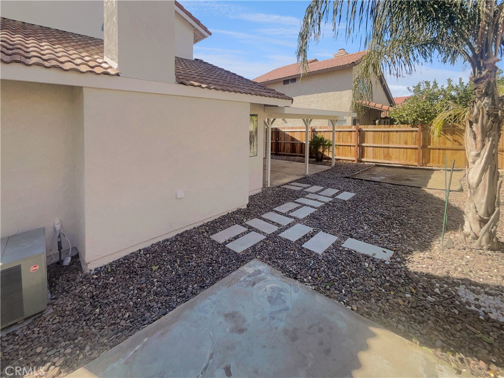 662 Spinnaker Drive Perris, CA 92571 - Photo 22 of 23 a view of a backyard