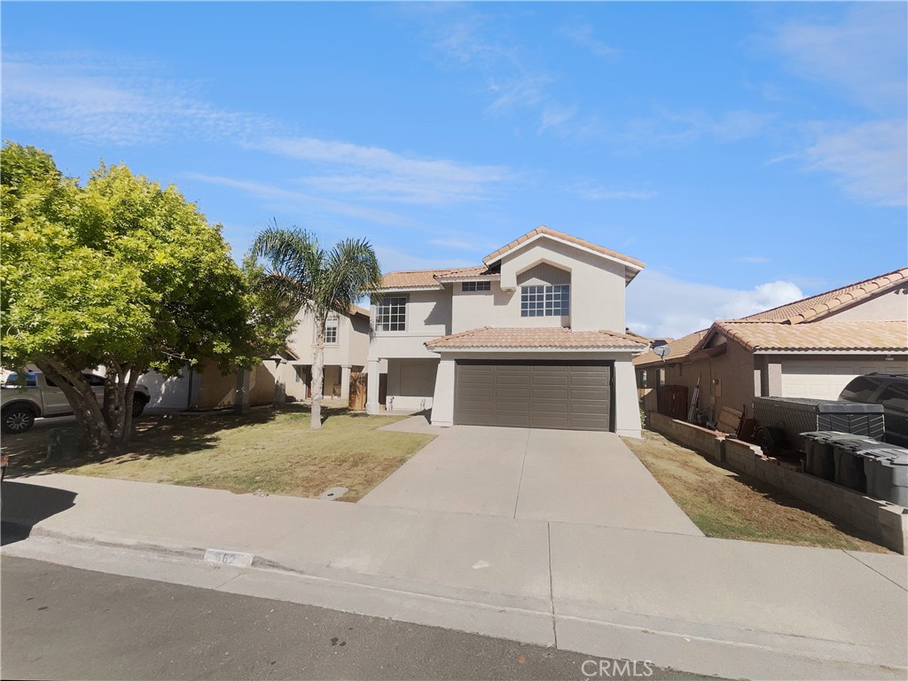 662 Spinnaker Drive Perris, CA 92571 - Photo 7 of 23 a view of a house with a outdoor space