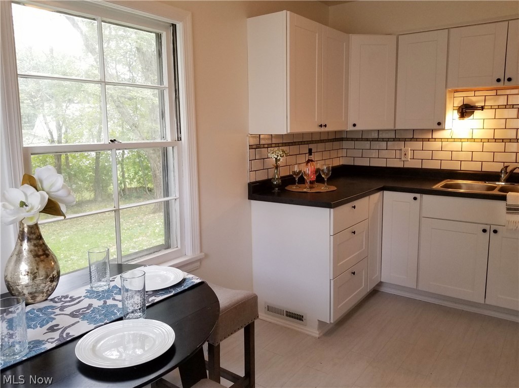 1496 Garman Road Akron, OH 44313 - Photo 4 of 28 Gallery Image 4