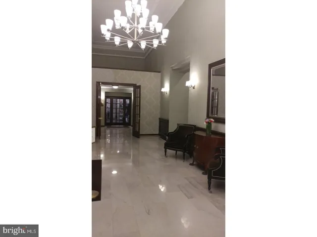 $1,050 | 1324 Locust Street, Unit 512, Philadelphia, PA 19107