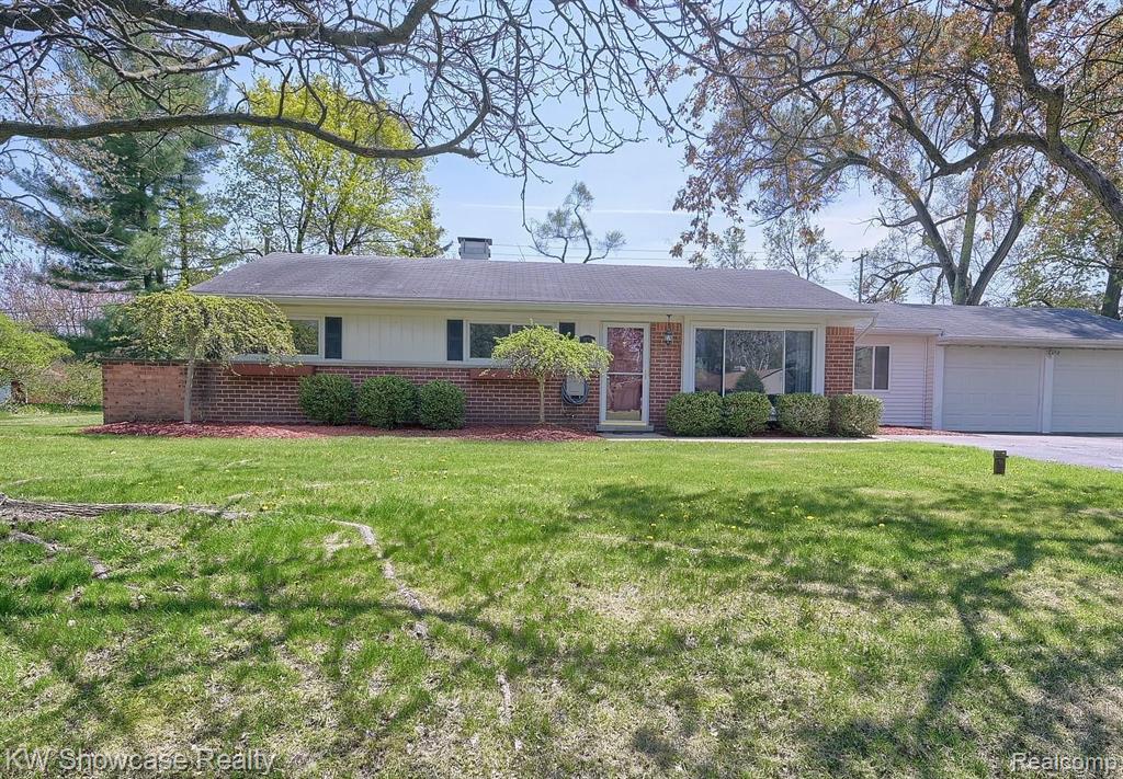 37711 Carson Street Farmington, MI 48331 - Photo 1 of 25