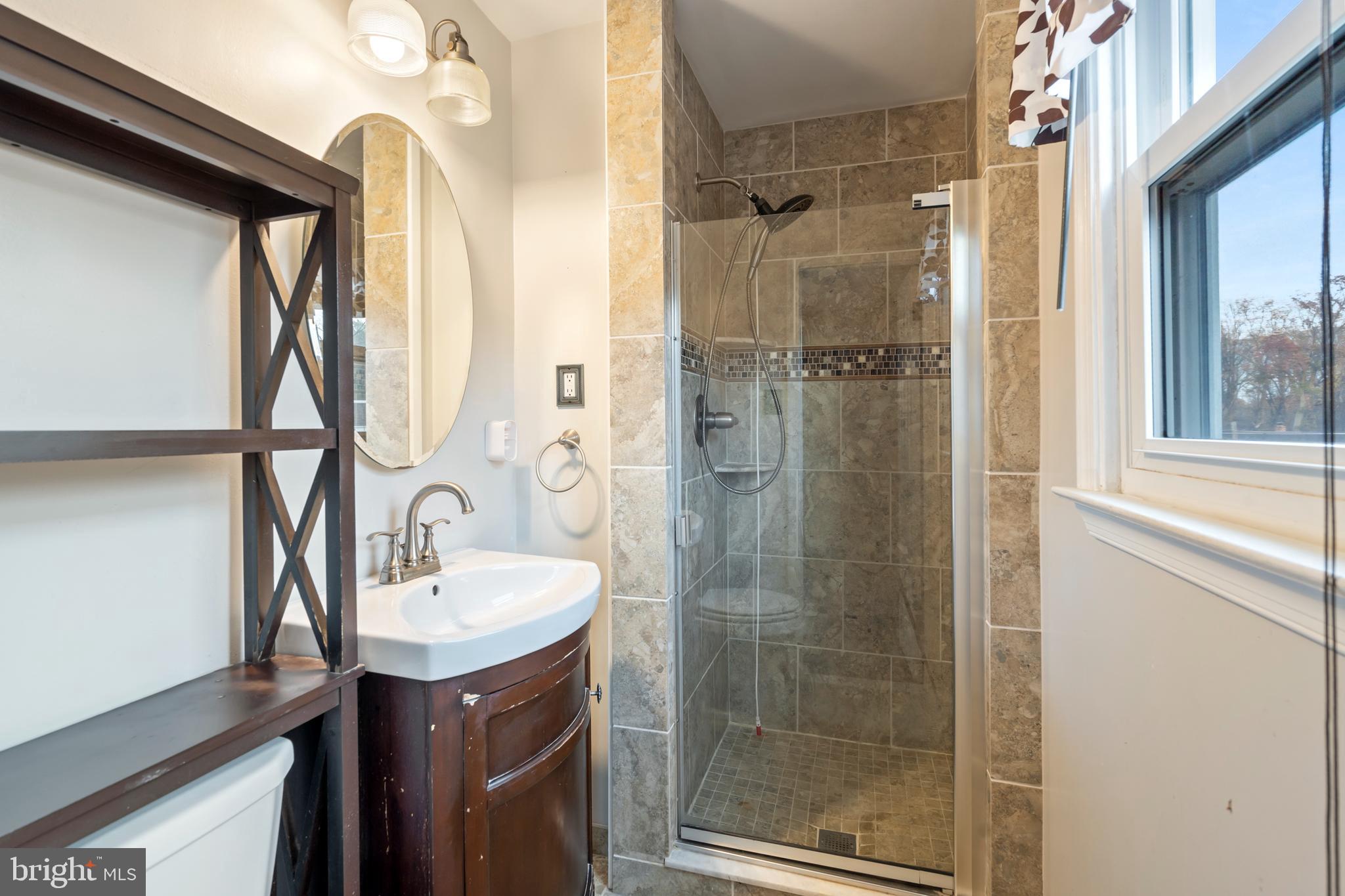 3168 Draper Street Philadelphia, PA 19136 - Photo 16 of 27 Primary bathroom