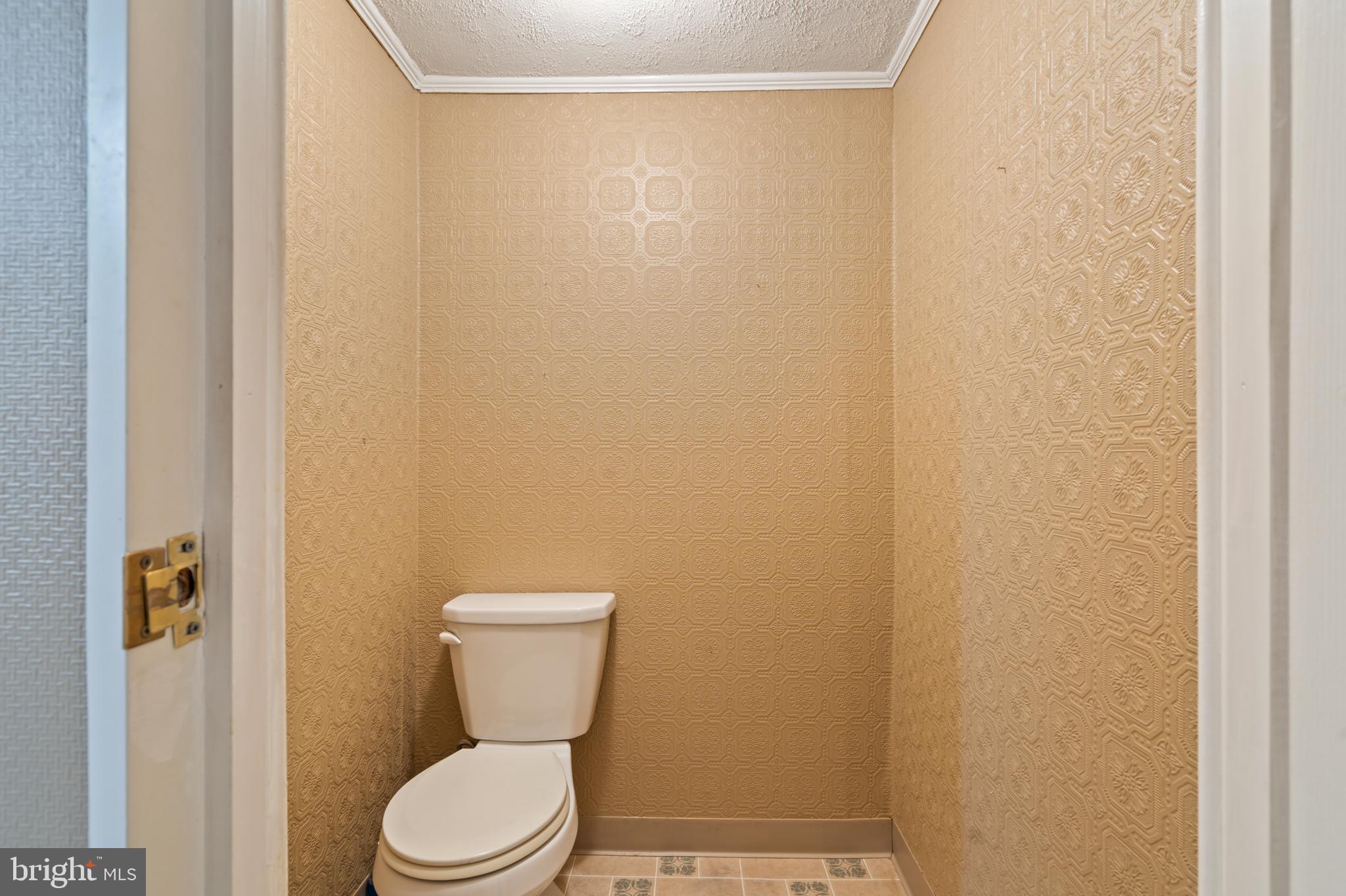 3168 Draper Street Philadelphia, PA 19136 - Photo 22 of 27 Basement powder room