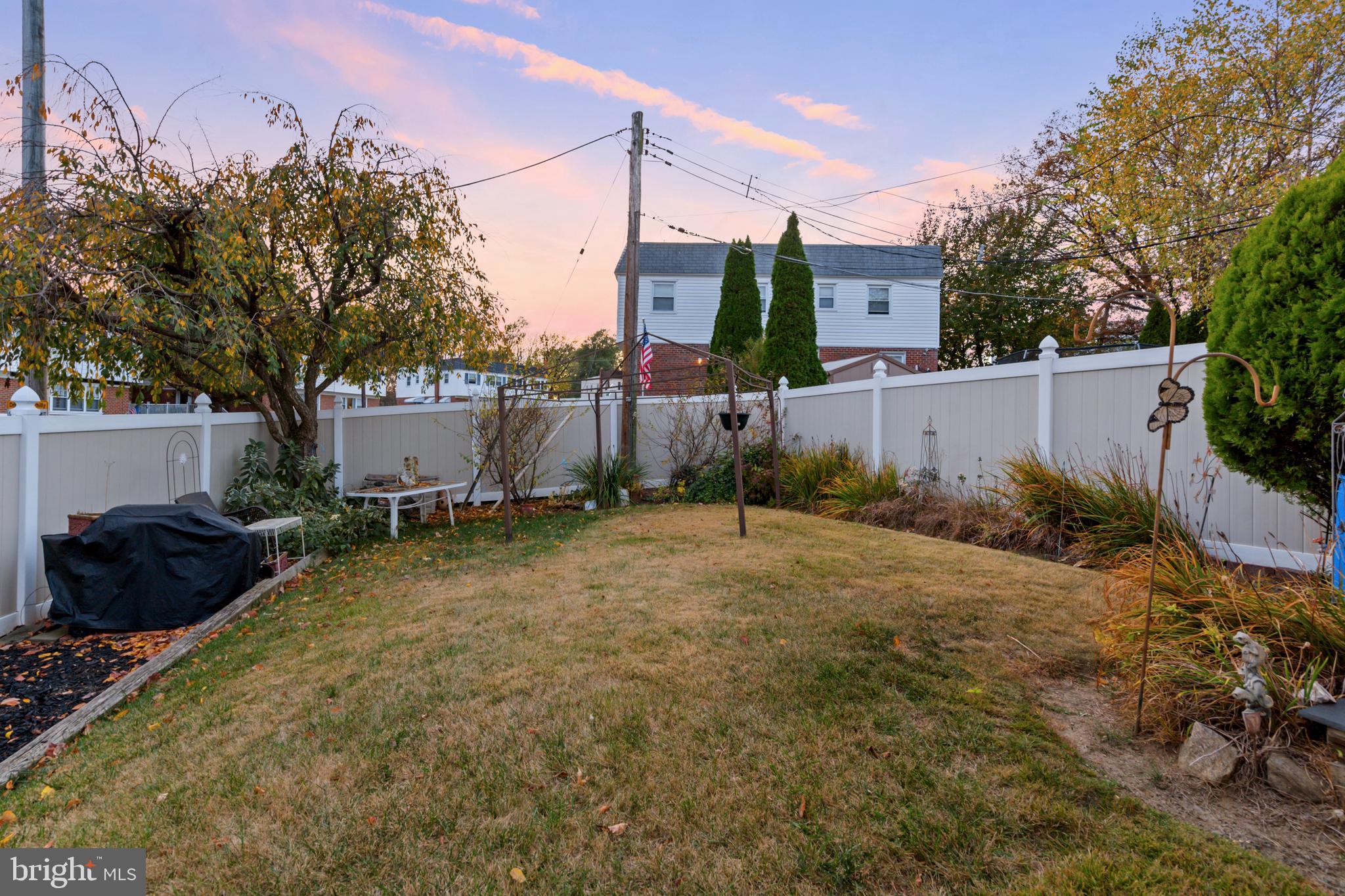 3168 Draper Street Philadelphia, PA 19136 - Photo 26 of 27 Flat, fully fenced backyard