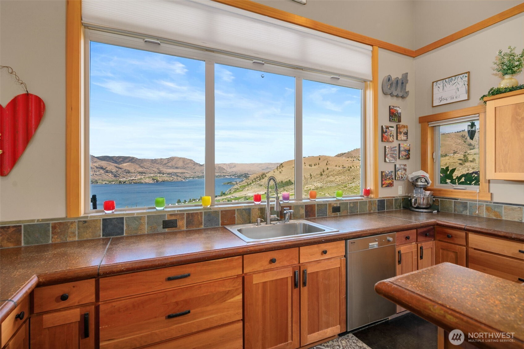 340 Hawks Meadow Road Chelan, WA 98816 - Photo 12 of 40