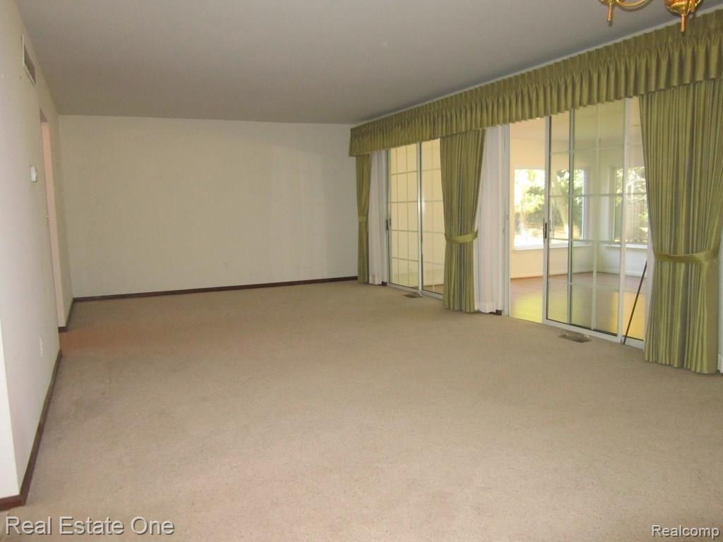 36200 Fredericksburg Road Farmington Hills, MI 48331 - Photo 18 of 35