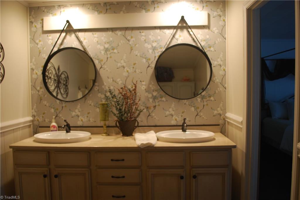 317 Robin Hood Road Lexington, NC 27292 - Photo 15 of 17 Gallery Image 15
