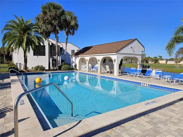 $1,900 | 812 Capri Isles Boulevard, Unit 225, Venice, FL 34292