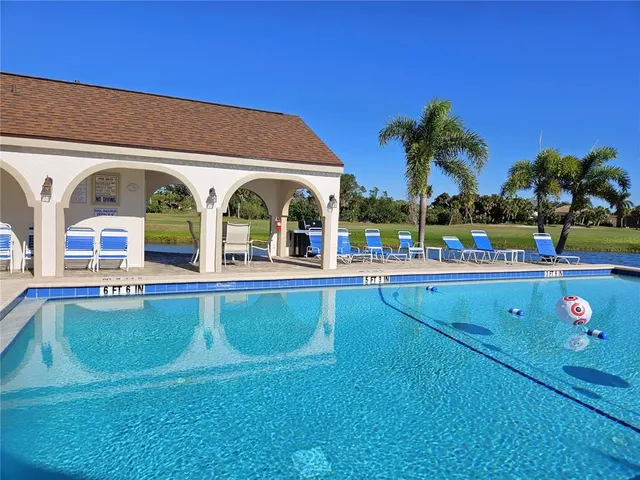 $1,900 | 812 Capri Isles Boulevard, Unit 225, Venice, FL 34292
