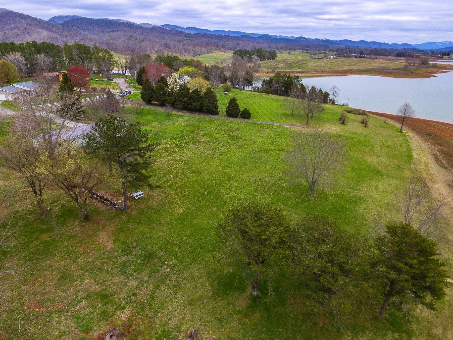 164 Shane Lane Bean Station, TN 37708 - Photo 8 of 28 Gallery Image 8