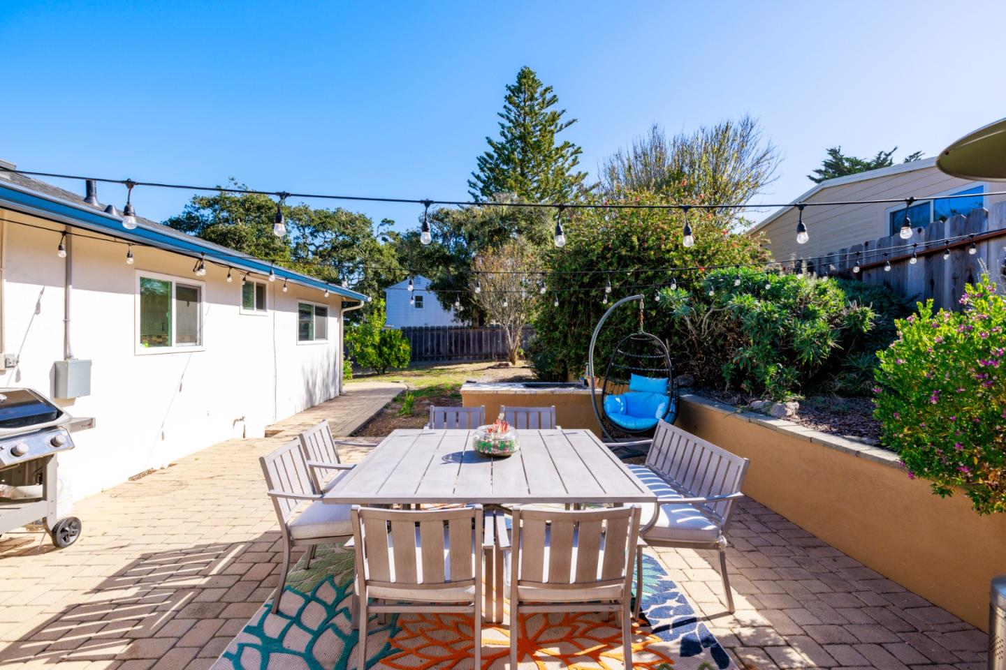840 Filmore Street Monterey, CA 93940 - Photo 28 of 39 a view of a chairs and table in the patio