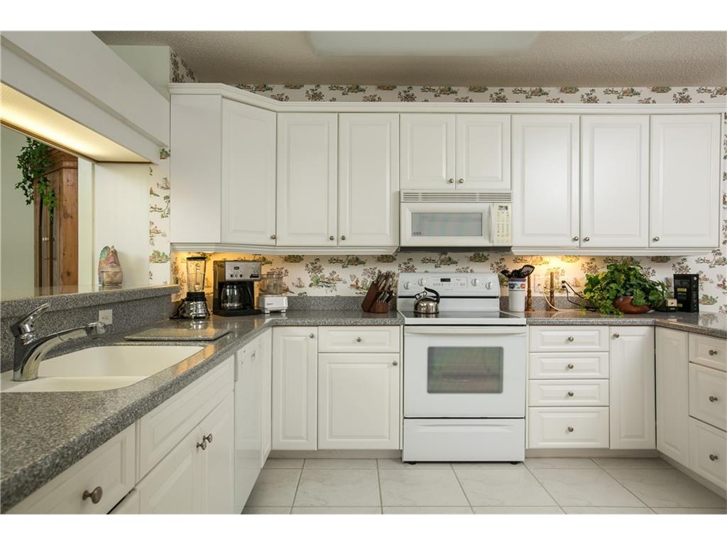 901 Bay Road, Unit 202 Vero Beach, FL 32963 - Photo 11 of 36
