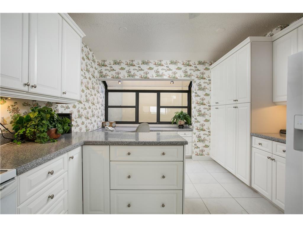 901 Bay Road, Unit 202 Vero Beach, FL 32963 - Photo 12 of 36