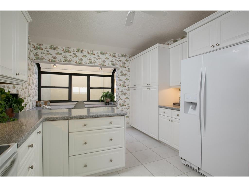 901 Bay Road, Unit 202 Vero Beach, FL 32963 - Photo 13 of 36