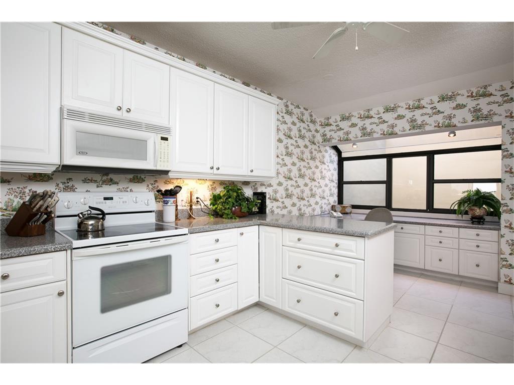901 Bay Road, Unit 202 Vero Beach, FL 32963 - Photo 14 of 36