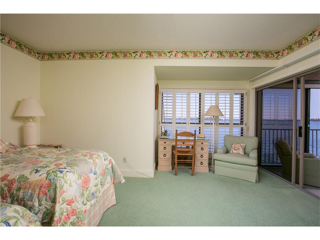 901 Bay Road, Unit 202 Vero Beach, FL 32963 - Photo 27 of 36
