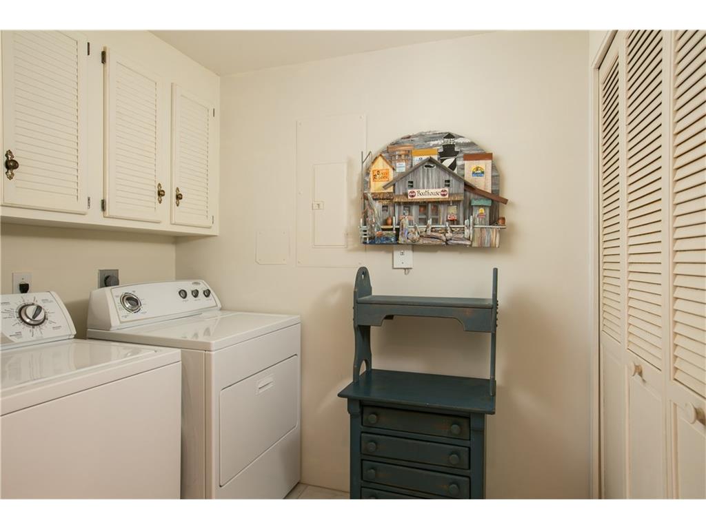 901 Bay Road, Unit 202 Vero Beach, FL 32963 - Photo 8 of 36