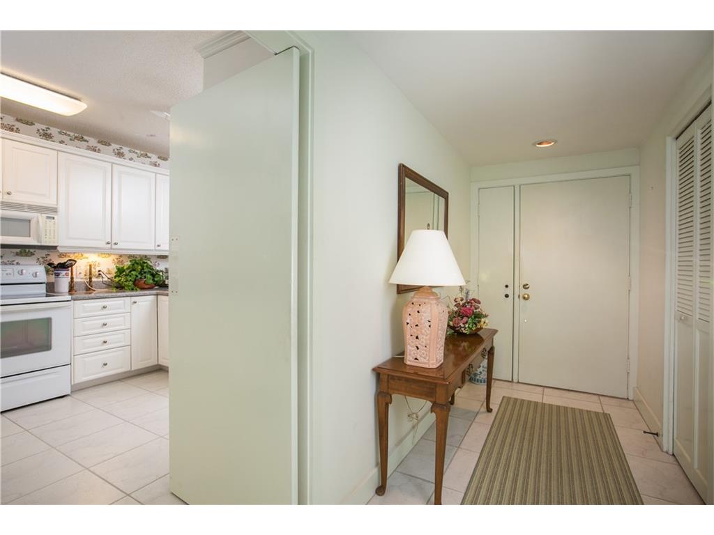 901 Bay Road, Unit 202 Vero Beach, FL 32963 - Photo 10 of 36