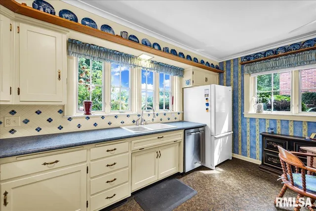 $495,000 | 62 Redwood Circle, Canton, IL 61520