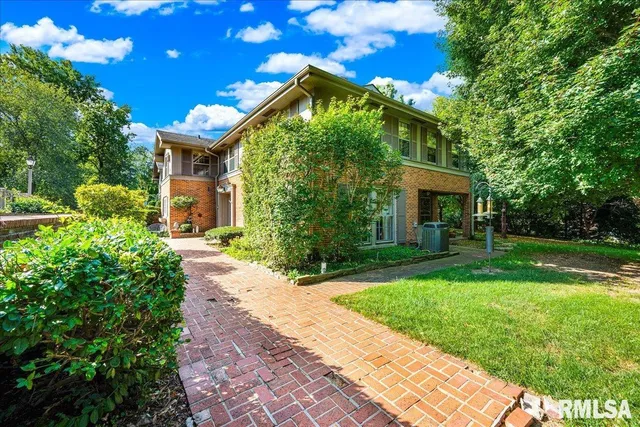 $495,000 | 62 Redwood Circle, Canton, IL 61520