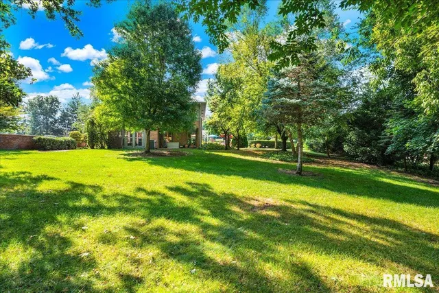 $495,000 | 62 Redwood Circle, Canton, IL 61520