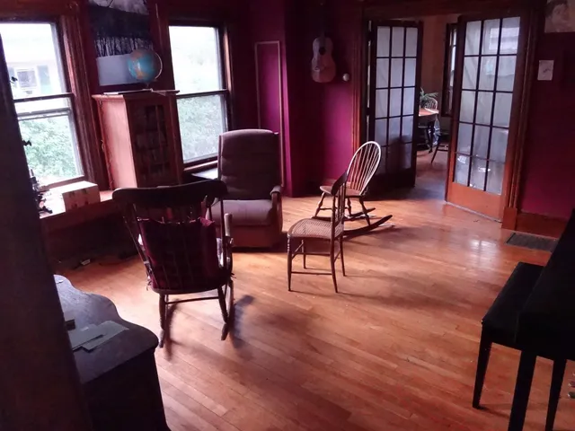 $275,000 | 16 Washington Street, Brattleboro, VT 05301