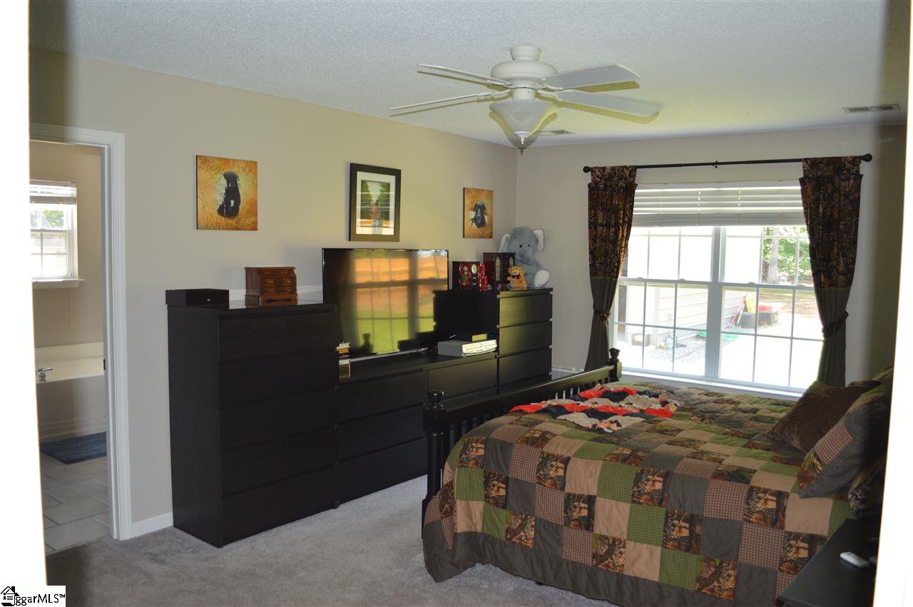 512 East Victor Hill Road Duncan, SC 29334 - Photo 15 of 27 CURTAINS DO NOT CONVEY