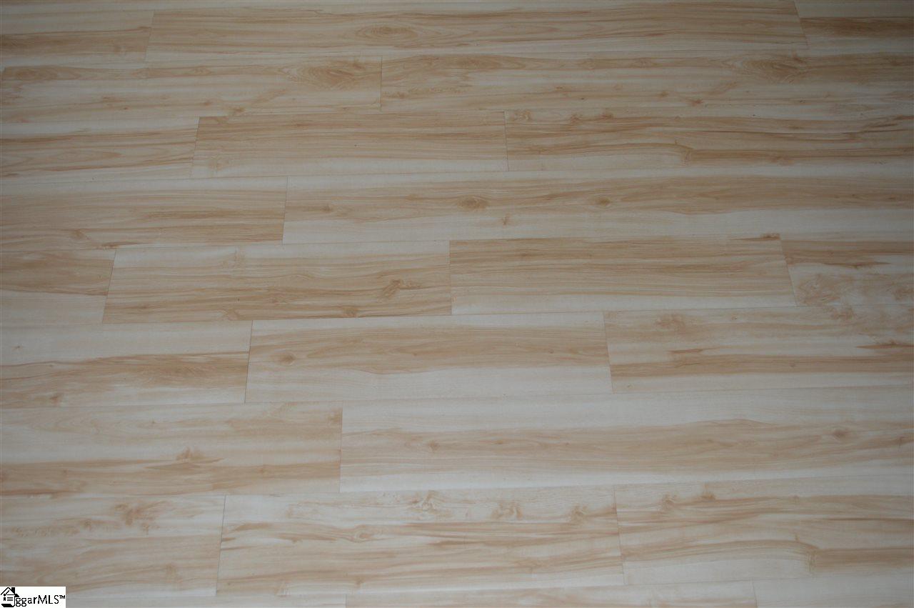 512 East Victor Hill Road Duncan, SC 29334 - Photo 19 of 27 LVT Flooring