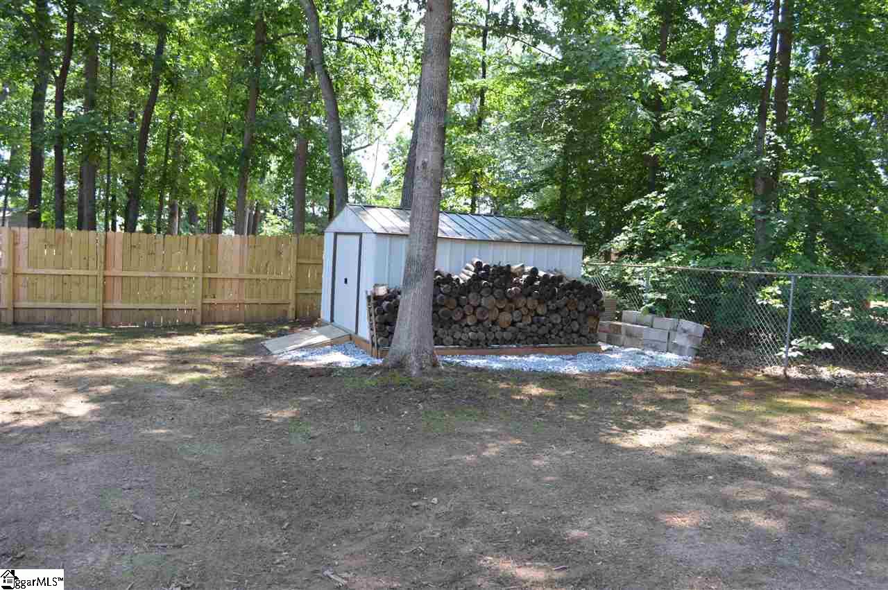 512 East Victor Hill Road Duncan, SC 29334 - Photo 21 of 27 Extra Out Door Storage