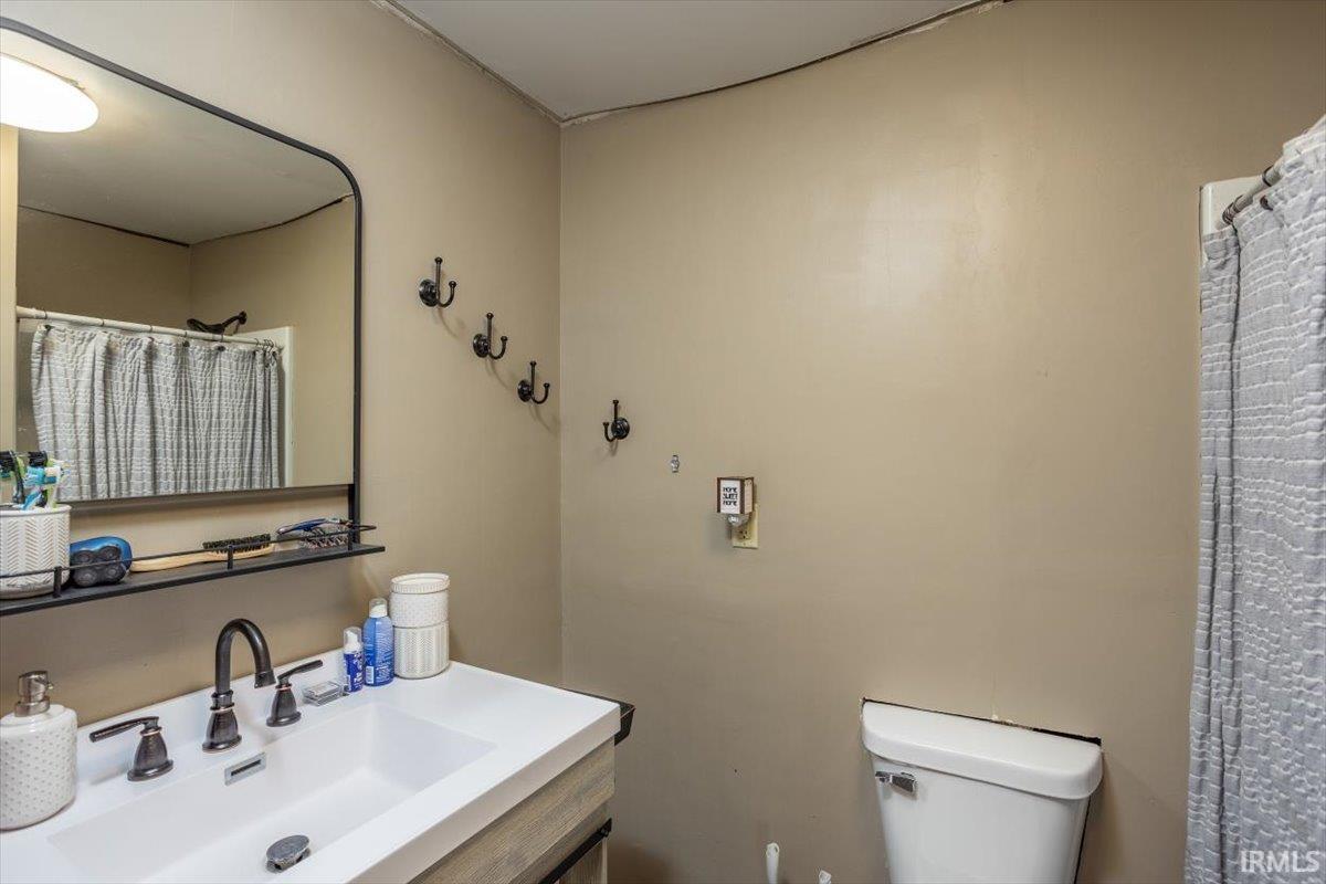 6943 Main St Point Westpoint, IN 47992 - Photo 15 of 27