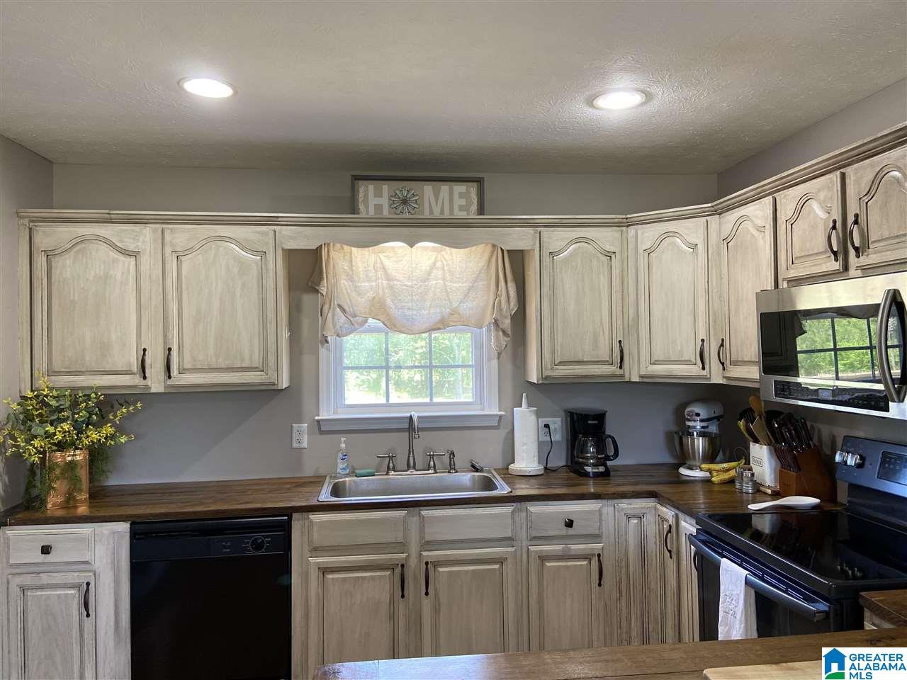 263 Bama Trail Ohatchee, AL 36271 - Photo 9 of 28