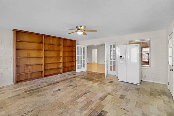 $3,000 | 5554 Beechnut Street, Houston, TX 77096