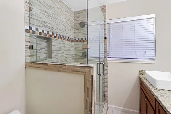 $3,000 | 5554 Beechnut Street, Houston, TX 77096