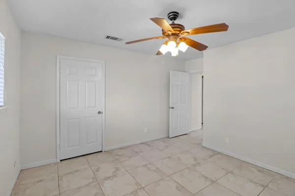 $3,000 | 5554 Beechnut Street, Houston, TX 77096