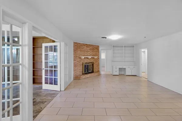 $3,000 | 5554 Beechnut Street, Houston, TX 77096