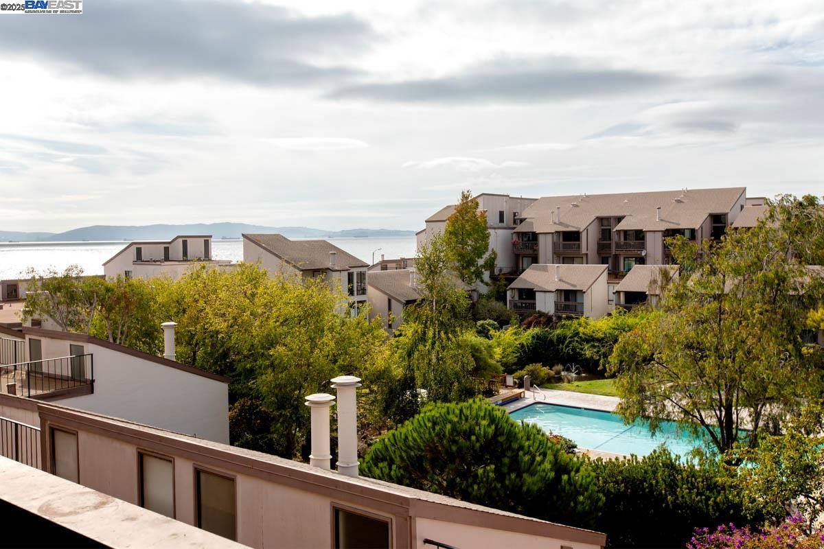 2101 Shore Line Drive, Unit 475 Alameda, CA 94501 - Photo 11 of 37 a view of a city with tall buildings