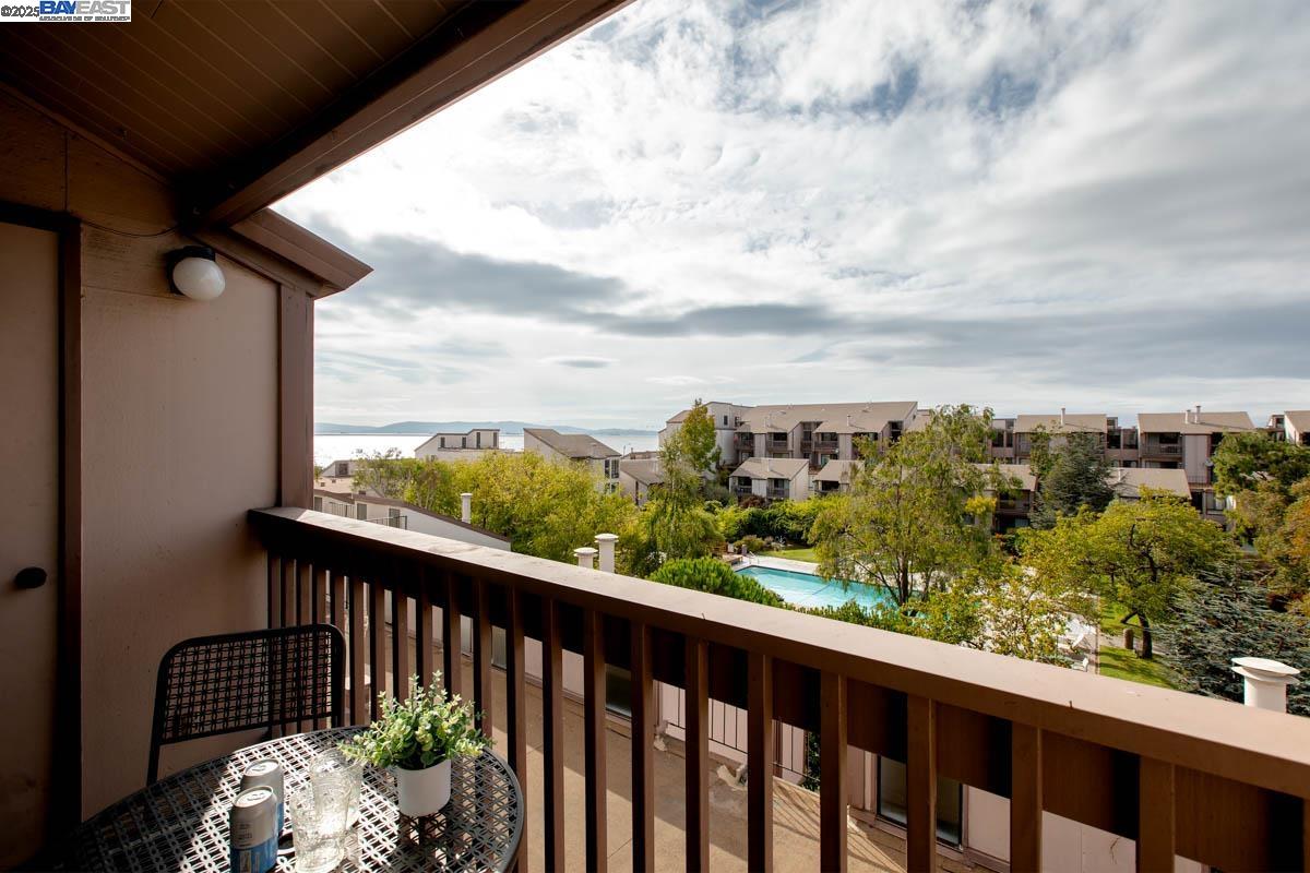 2101 Shore Line Drive, Unit 475 Alameda, CA 94501 - Photo 12 of 37 a view of a city from a balcony