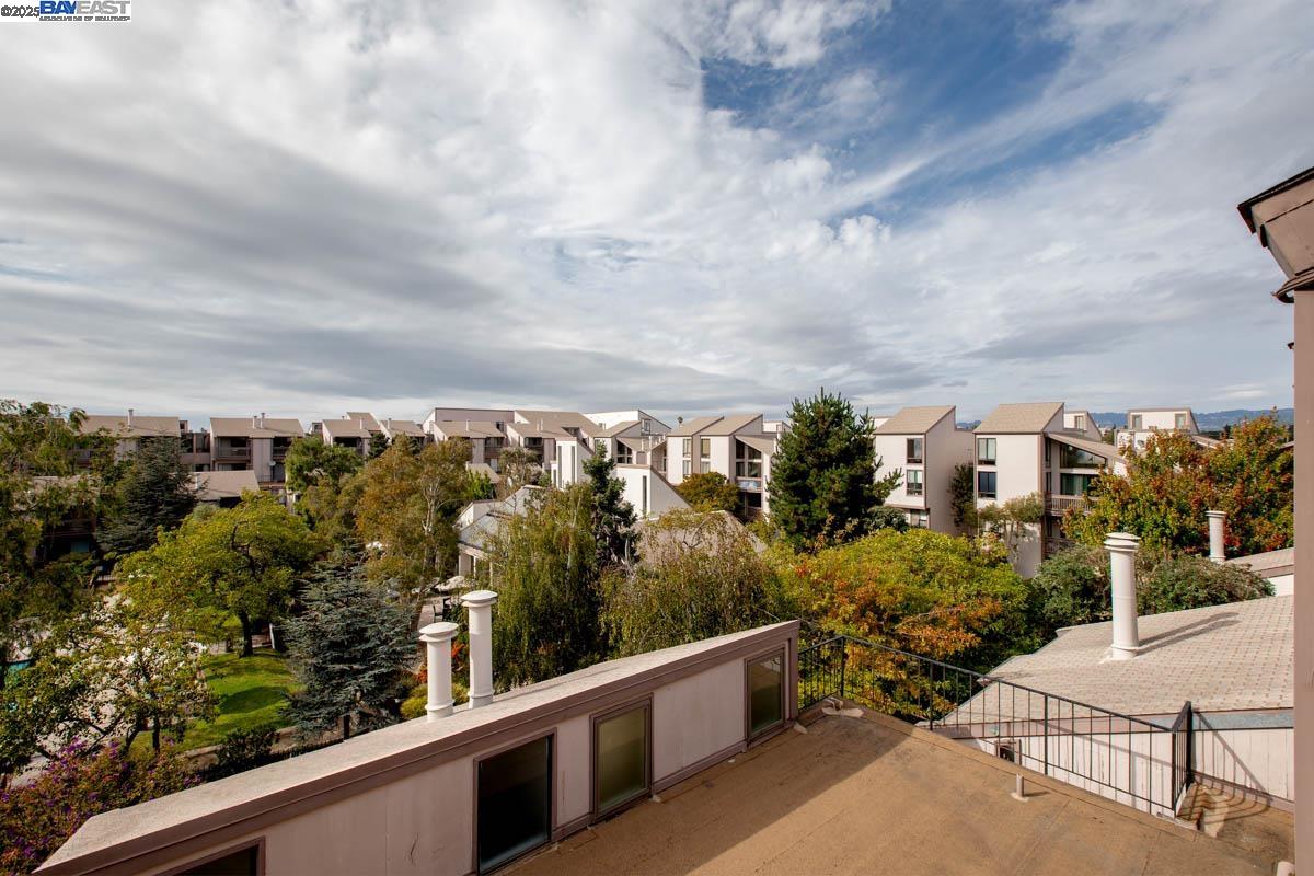 2101 Shore Line Drive, Unit 475 Alameda, CA 94501 - Photo 9 of 37 a view of a city from a balcony