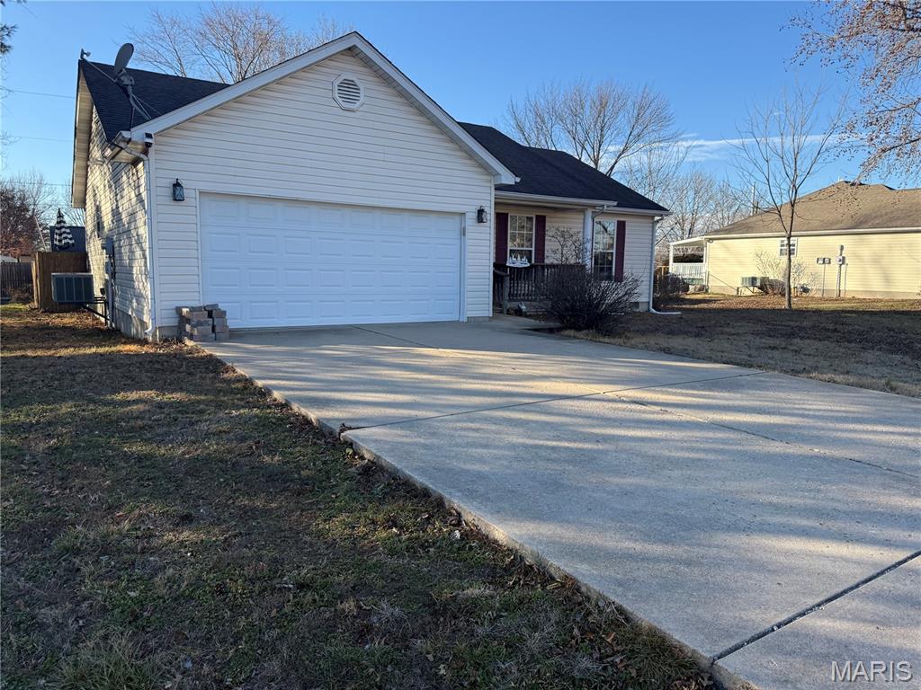 604 Locust Street Cuba, MO 65453 - Photo 3 of 21