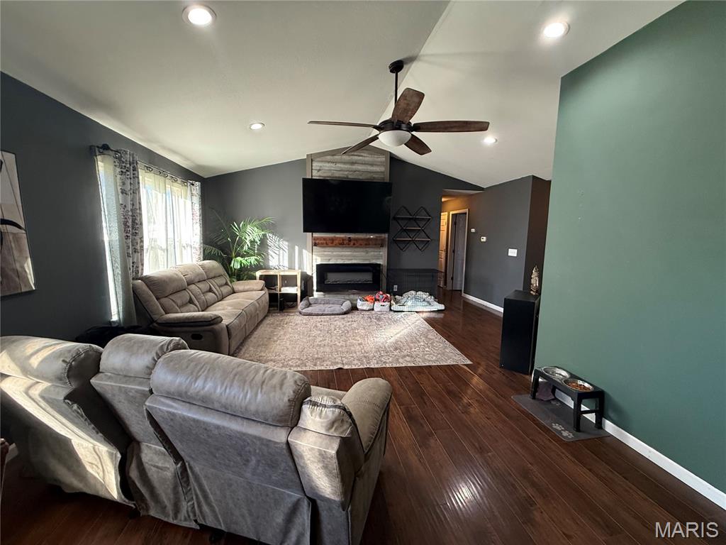 604 Locust Street Cuba, MO 65453 - Photo 5 of 21