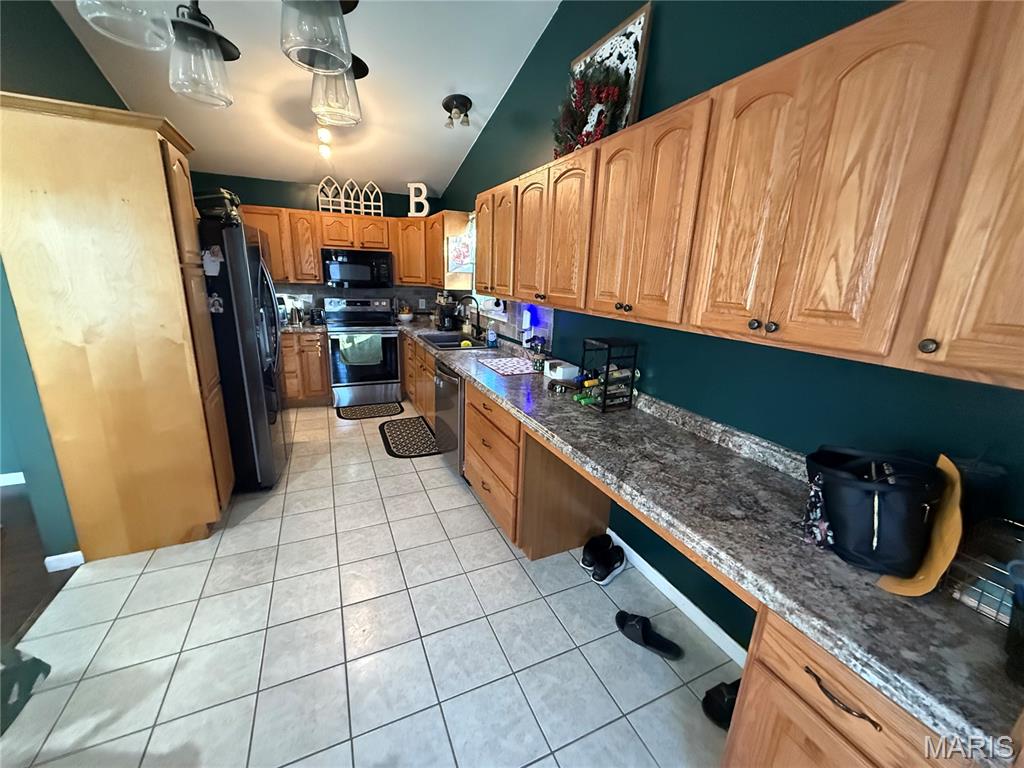 604 Locust Street Cuba, MO 65453 - Photo 6 of 21