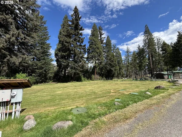 $90,000 | 54432 McKenzie Highway, Unit 40, Blue River, OR 97413